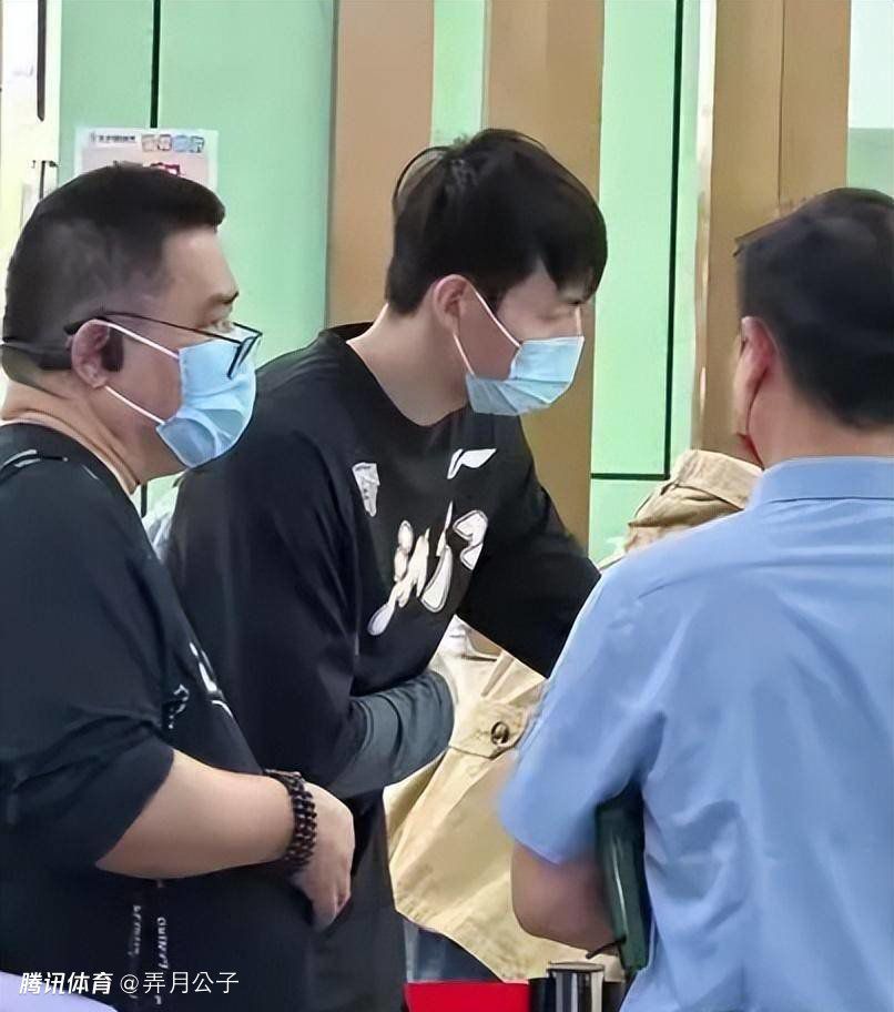 热刺球迷组织表示：“热刺球迷信托董事会对于热刺将加入欧超的新闻感到非常担忧，欧超联赛是一个由贪婪和自我利益驱动的概念，其代价是我们所珍视的足球运动的内在价值。